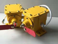 ZL-B-2-45-800手動(dòng)復位防撕裂開(kāi)關(guān)撕裂檢測器工廠(chǎng)直營(yíng) ZL-B-2-45-800手動(dòng)復位防撕裂開(kāi)關(guān)撕裂檢測器工廠(chǎng)直營(yíng)